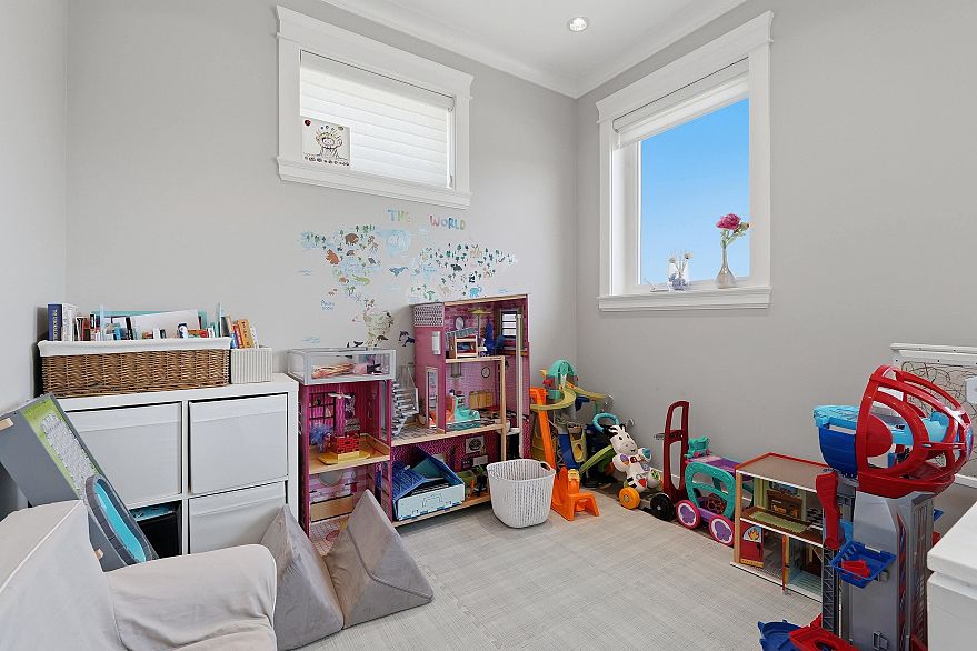 3287 Matapan Crescent