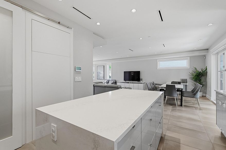 3287 Matapan Crescent