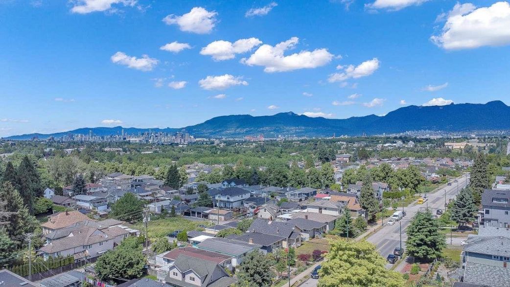 4265 Slocan Street