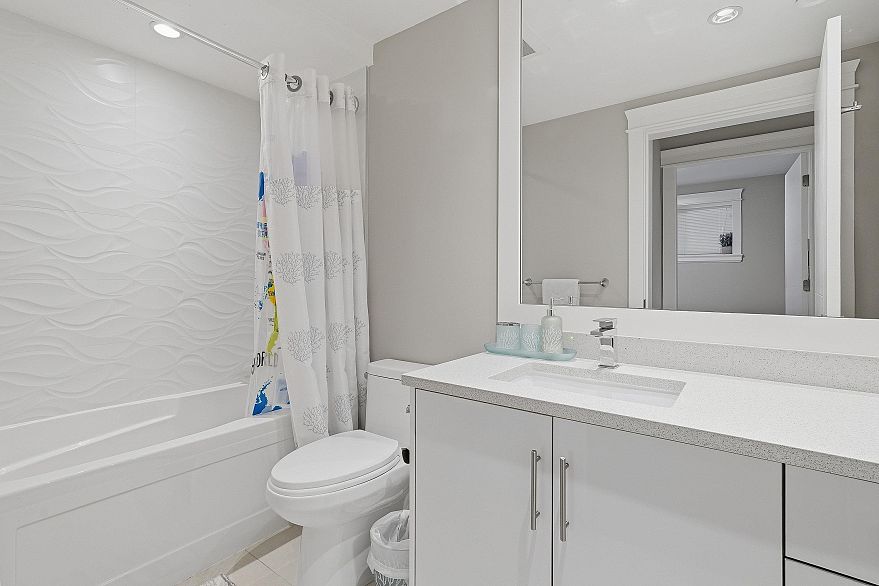 3287 Matapan Crescent
