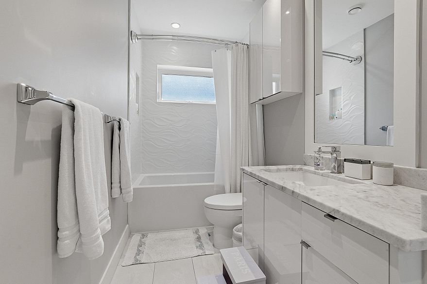 3287 Matapan Crescent