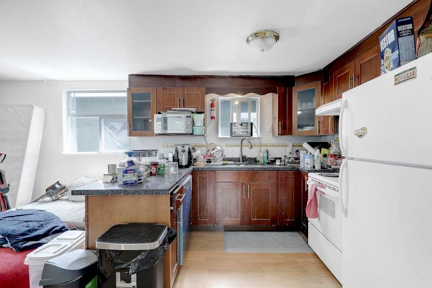 4265 Slocan Street