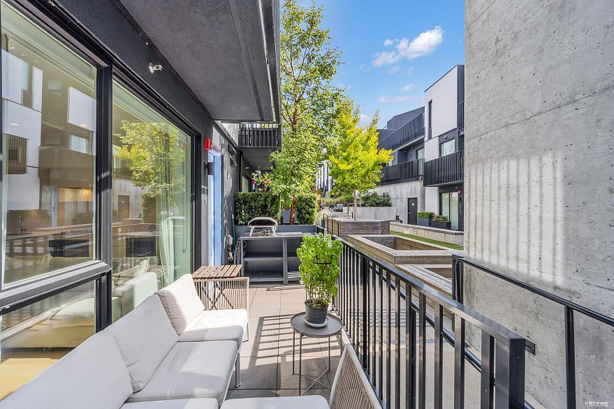 66 W King Edward Avenue