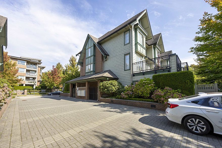 6222 Logan Lane
