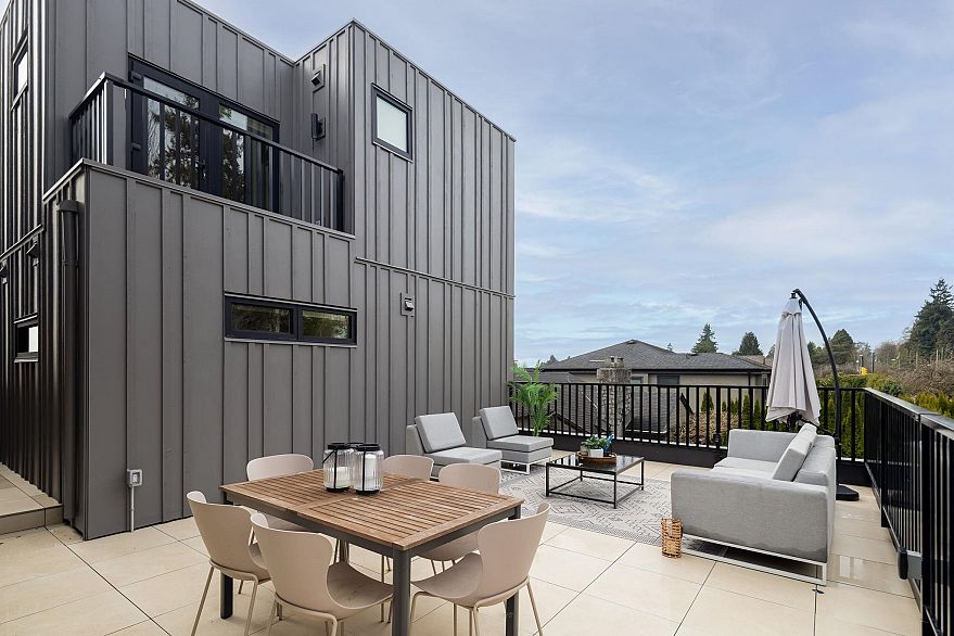 3 950 W 57th Avenue