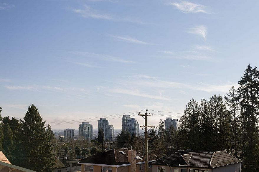 3 950 W 57th Avenue