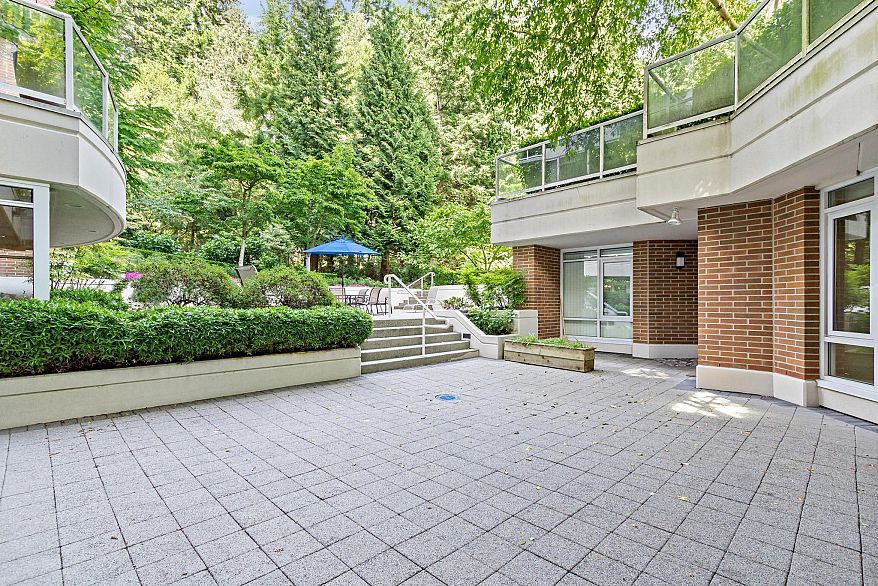 704 5615 Hampton Place
