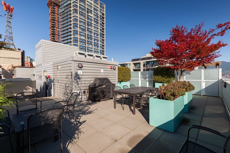 409 53 W Hastings Street