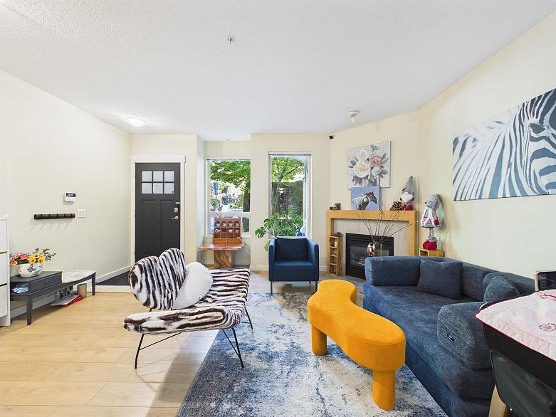 6222 Logan Lane