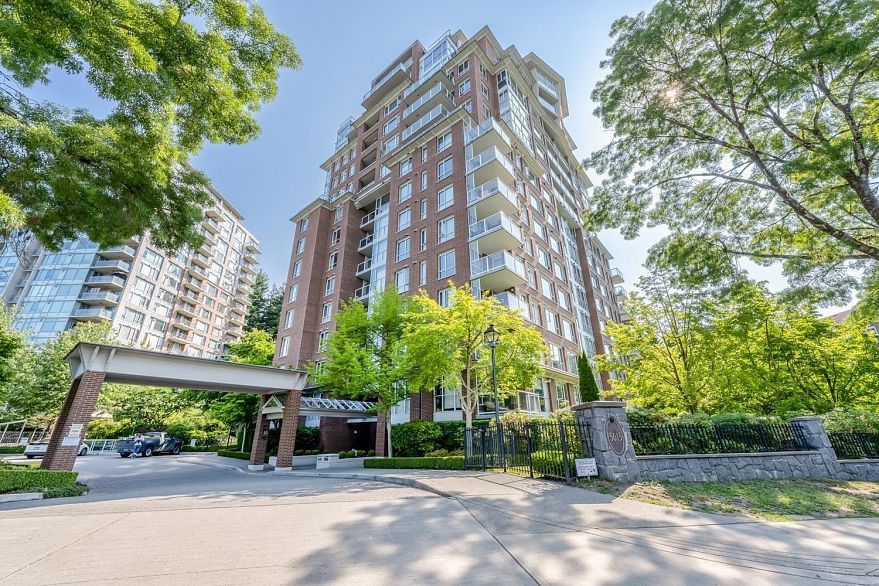 704 5615 Hampton Place