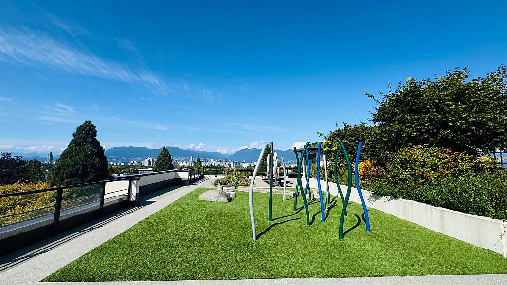 303 4408 Cambie Street