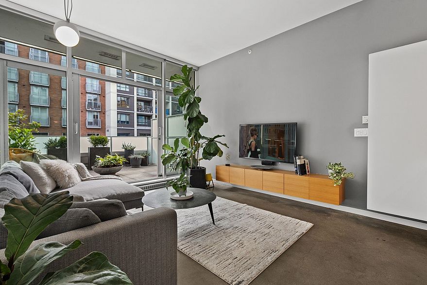 409 53 W Hastings Street