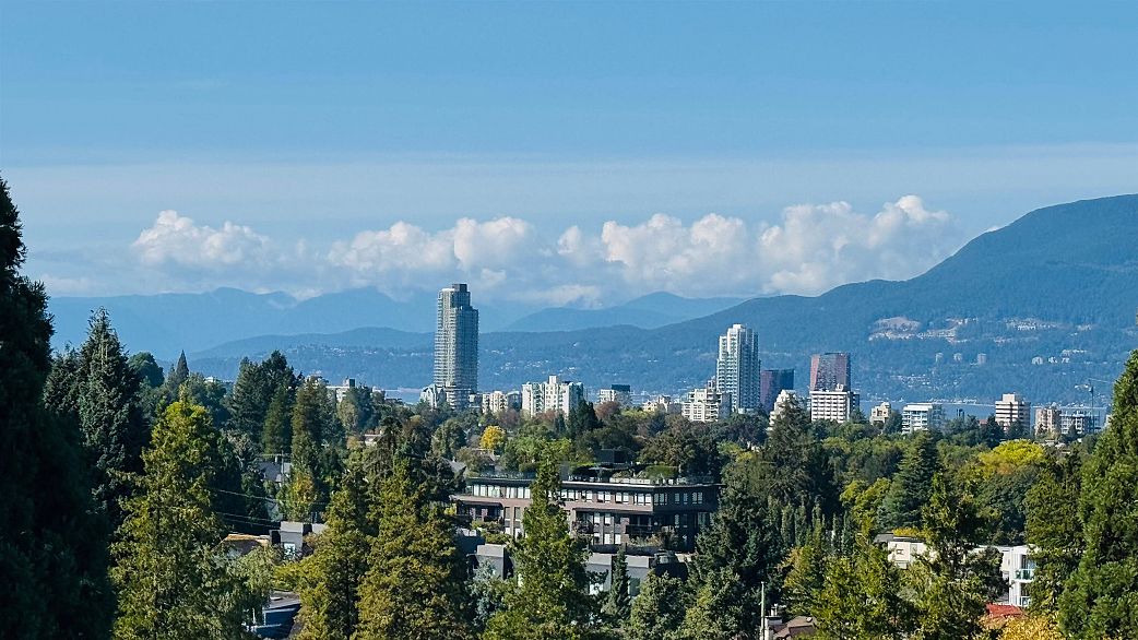 303 4408 Cambie Street