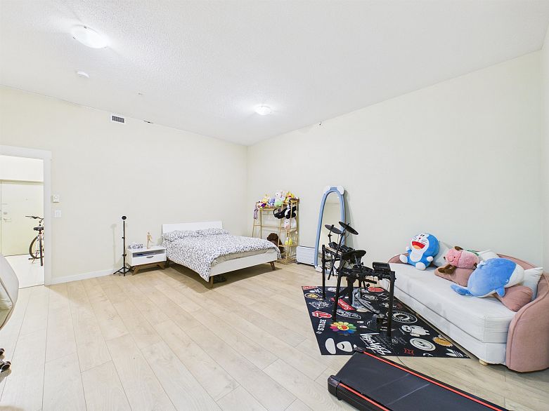 6222 Logan Lane
