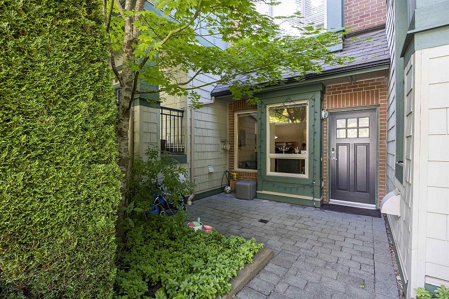 6222 Logan Lane