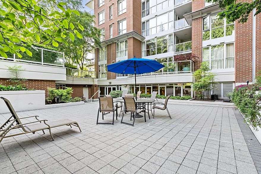 704 5615 Hampton Place