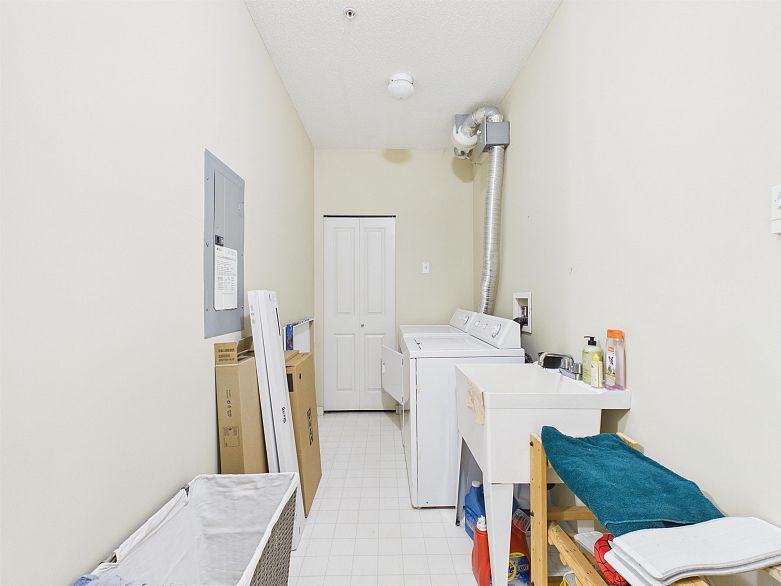 6222 Logan Lane