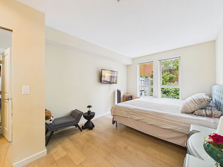 6222 Logan Lane