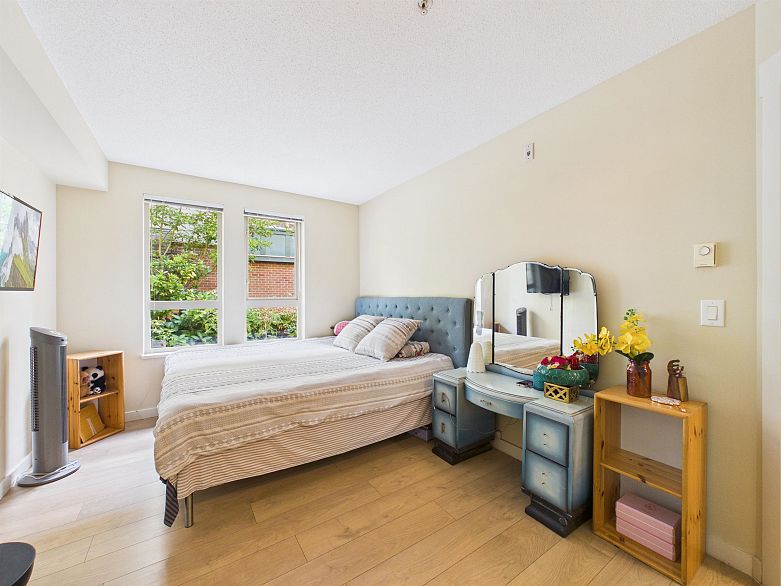 6222 Logan Lane