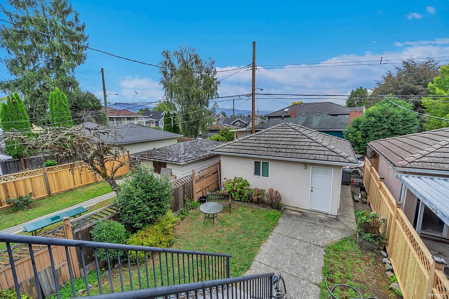 1988 Nanaimo Street