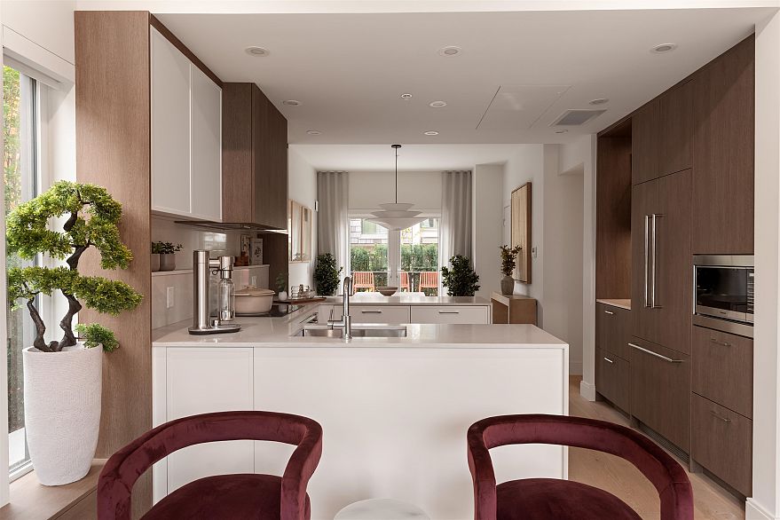 386 W 45th Avenue