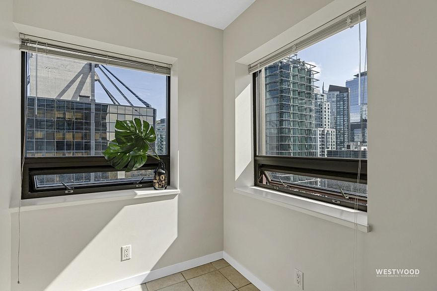 1708 1367 Alberni Street