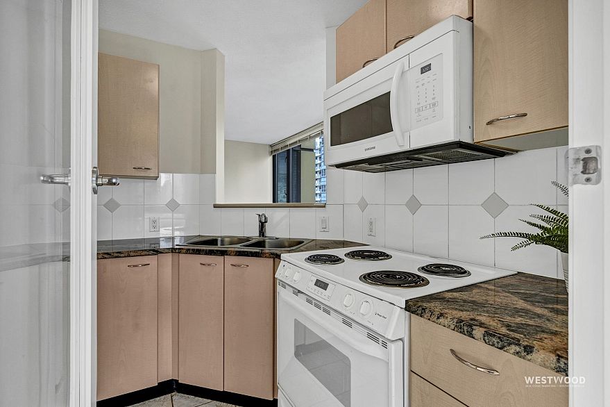 1708 1367 Alberni Street