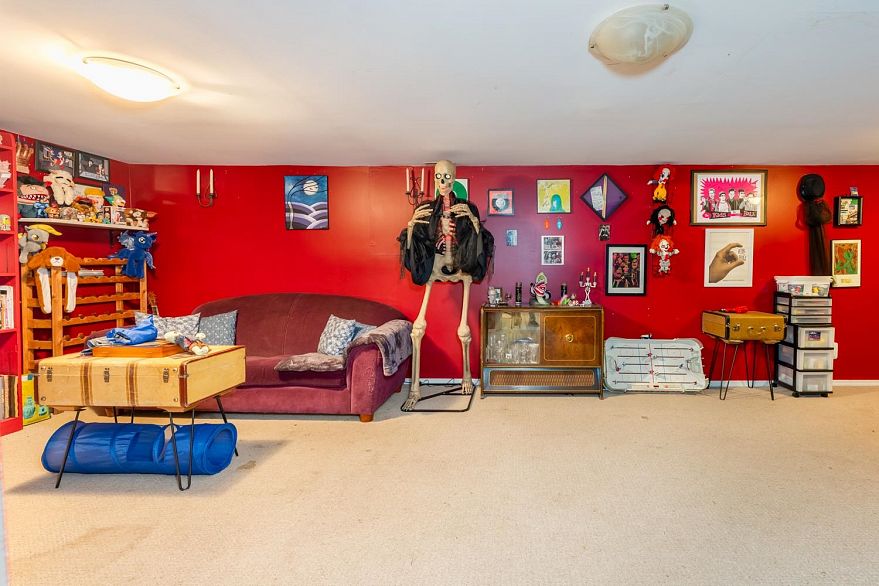470 W 46th Avenue