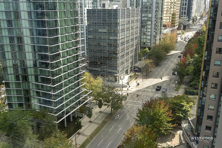 1708 1367 Alberni Street