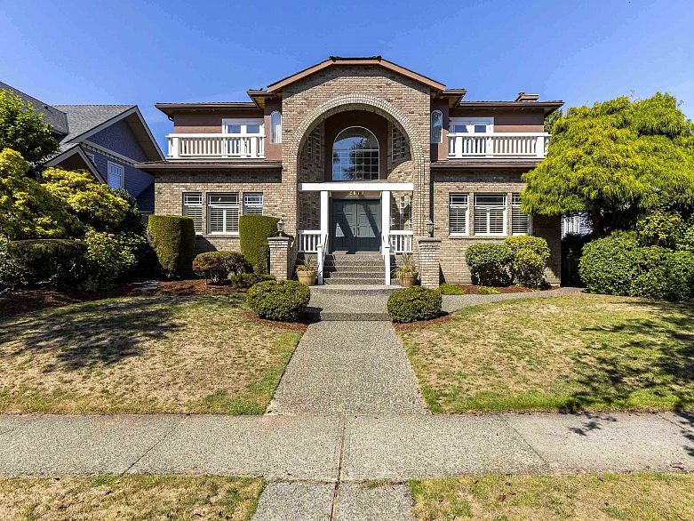 2677 W 34th Avenue