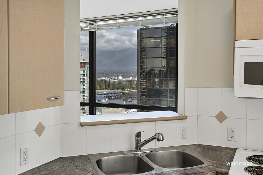 1708 1367 Alberni Street