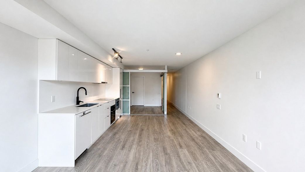 308 630 E Broadway