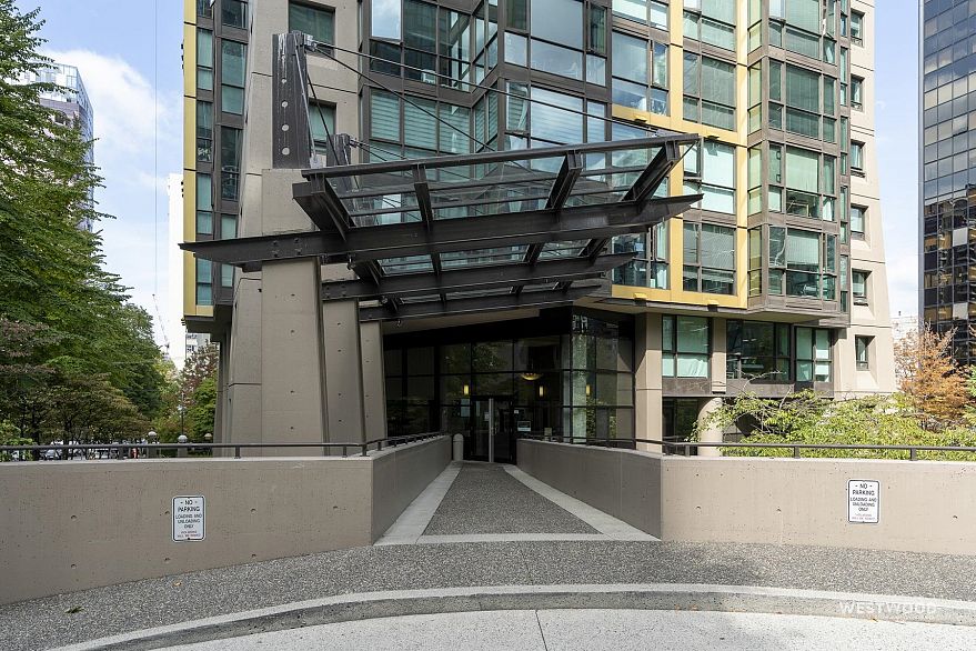 1708 1367 Alberni Street