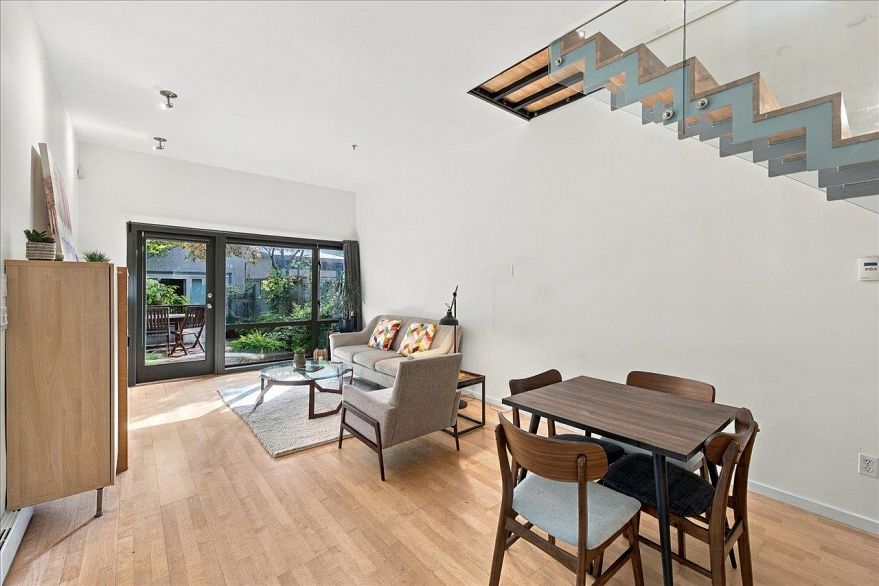 3008 Victoria Drive