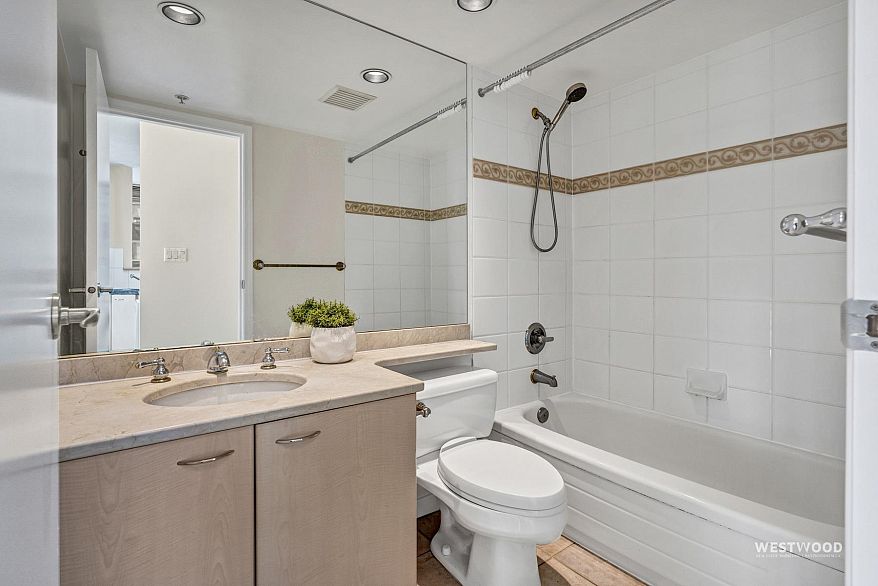 1708 1367 Alberni Street