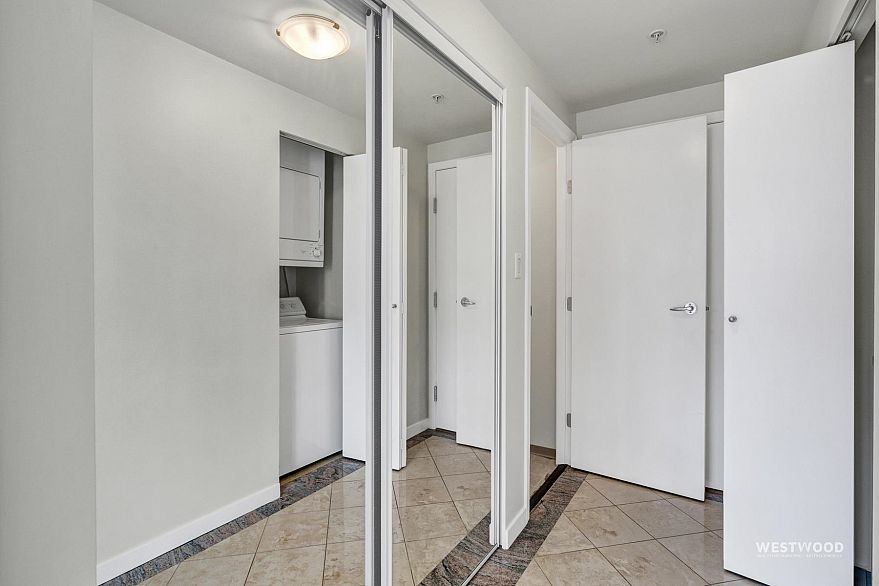 1708 1367 Alberni Street