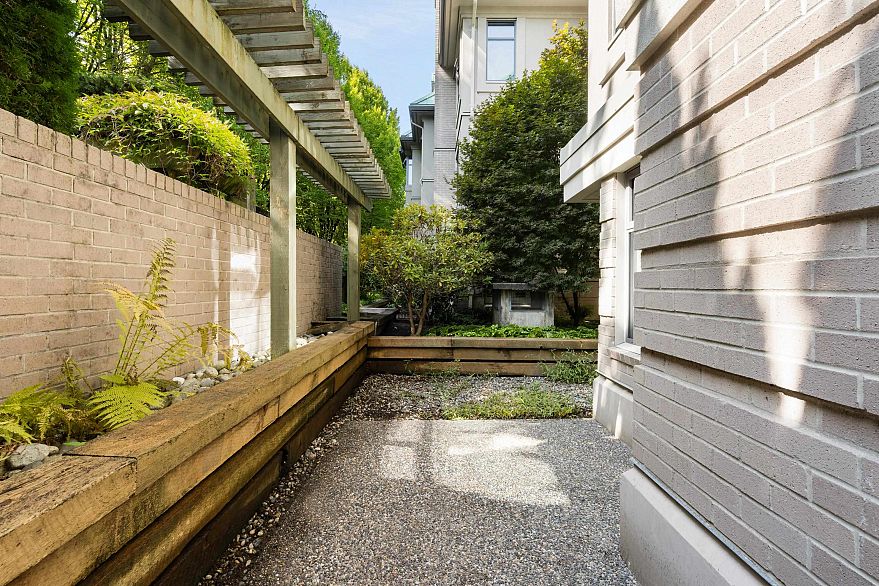 E106 628 W 12th Avenue