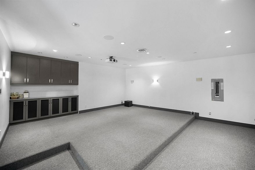 7493 Gatineau Place