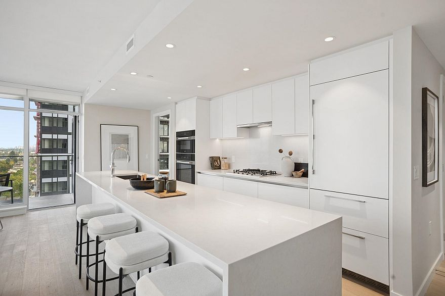 1203 485 W 42 Avenue
