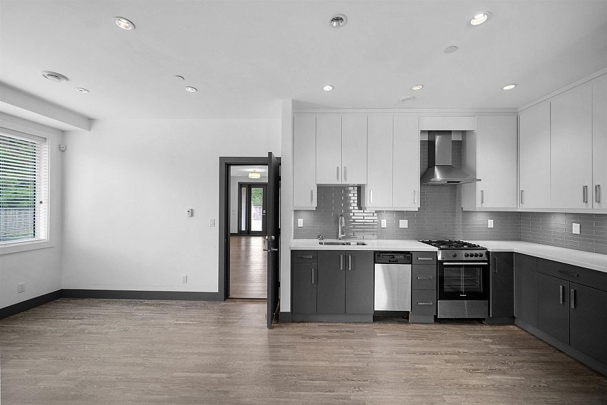7493 Gatineau Place