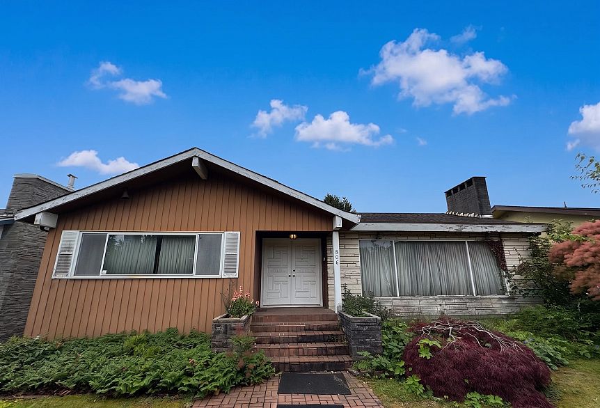 806 W 47th Avenue