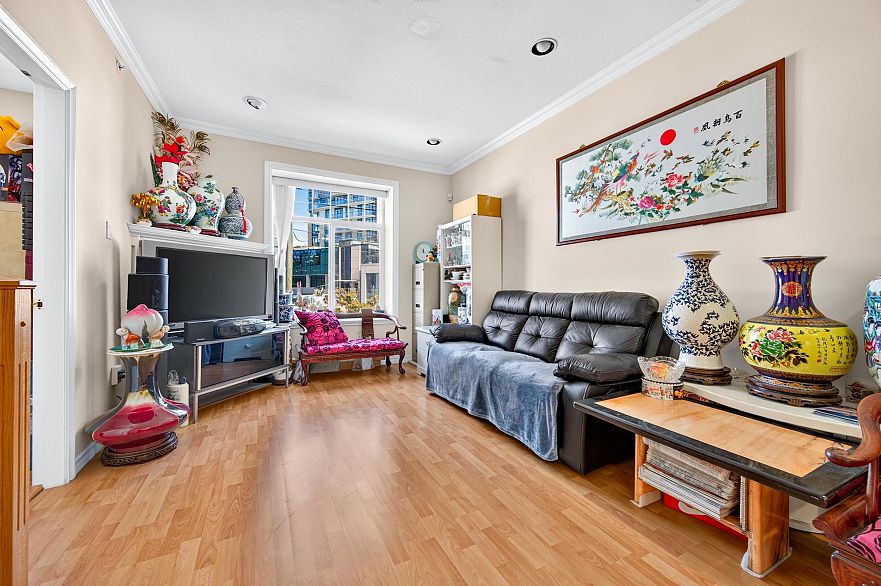 650 W 70th Avenue