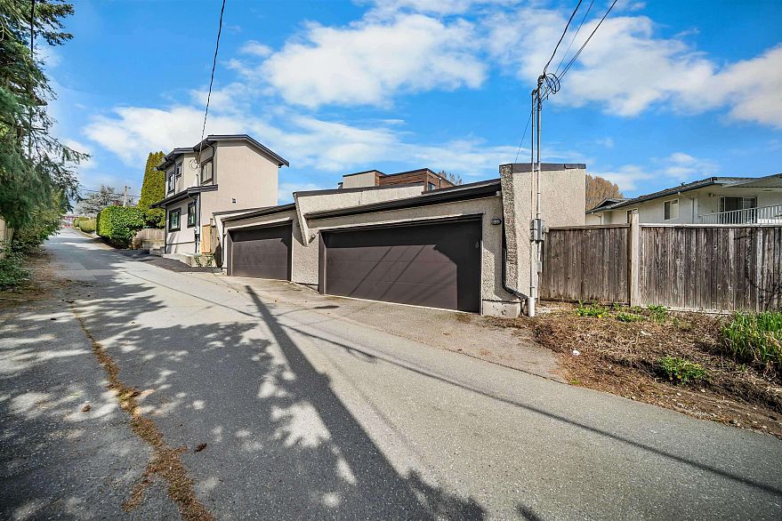 7493 Gatineau Place