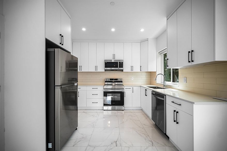 7493 Gatineau Place