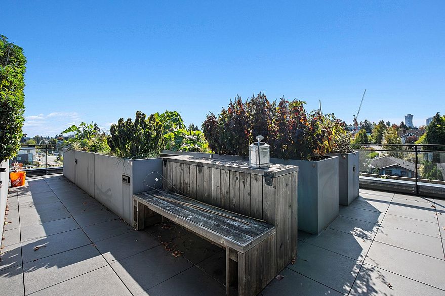 303 633 W King Edward Avenue