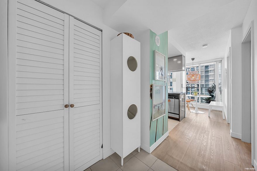 3005 1408 Strathmore Mews