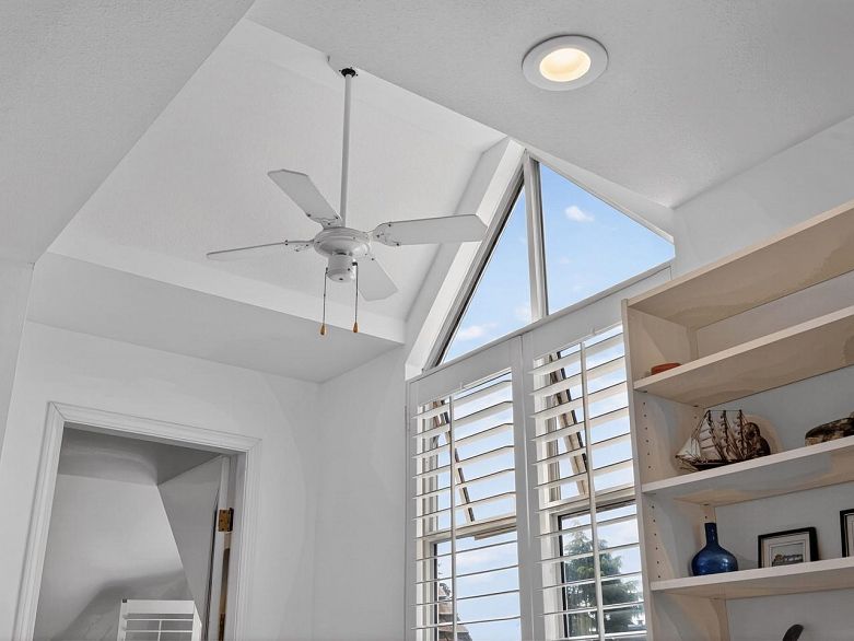 313 2175 W 3rd Avenue