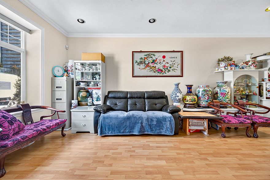 650 W 70th Avenue
