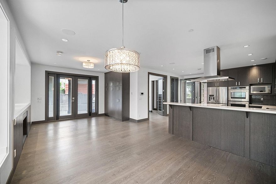 7493 Gatineau Place