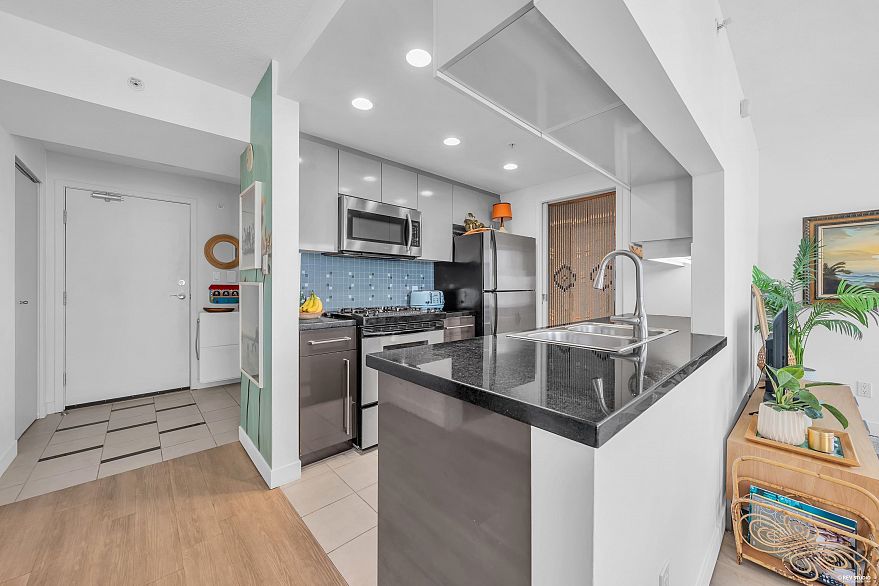 3005 1408 Strathmore Mews